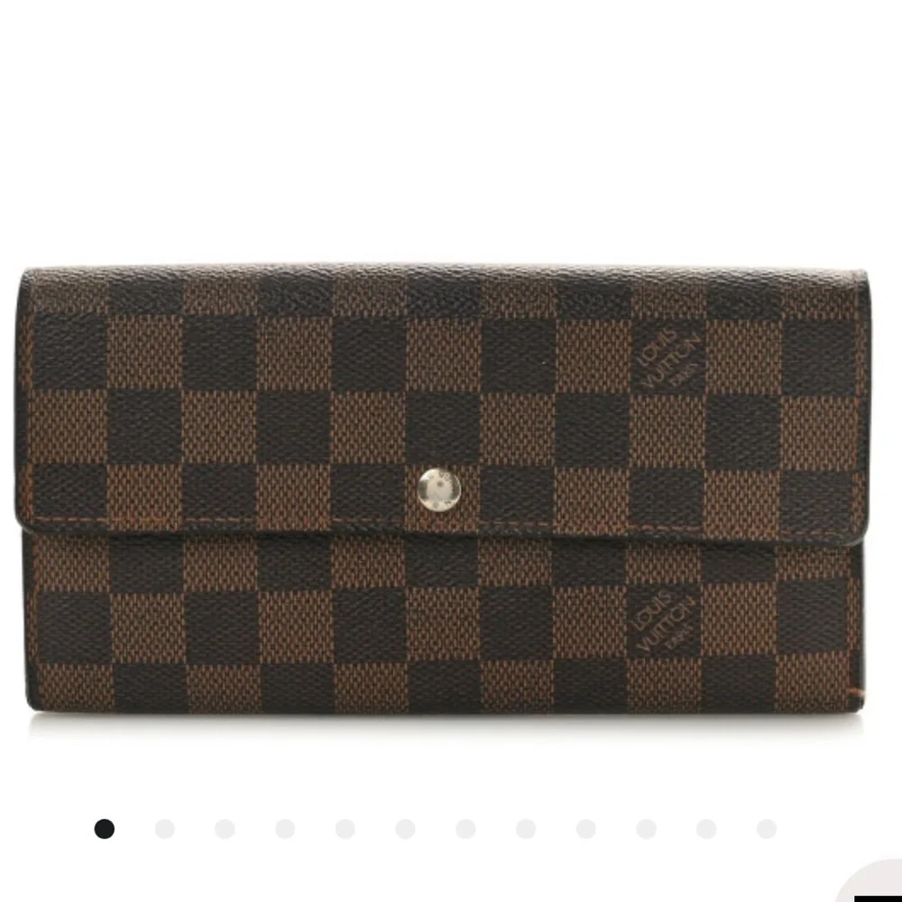 Louis Vuitton Damier Ebene Sarah Women Wallet. MA125 - Picture 1 of 13